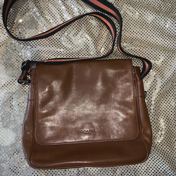 Coach Handbags - ❤️Coach Messenger Bag❤️